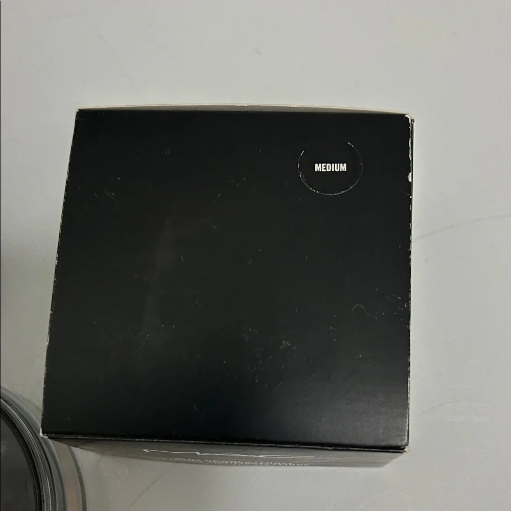 Loose Blot Powder Medium NEW — Sealed